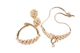 A vintage Coro jewellery set.