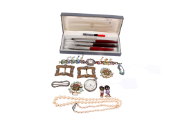 A collection of costume jewellery.