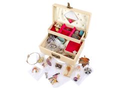 An assortment of brooches.