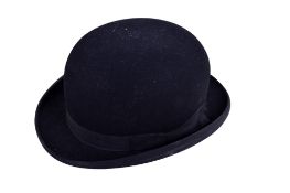 A woman's vintage Moss Bros hunting bowler hat, boxed.