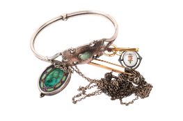 An assortment of 20th century jewellery.