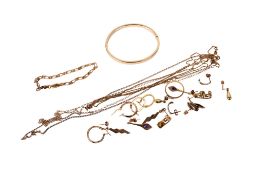 A group of yellow metal jewellery.