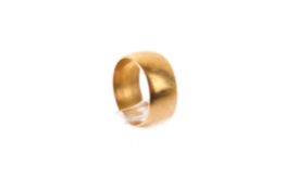 A 22ct gold wedding band. 8mm wide, hallmarked, size L, weight 7.3g.