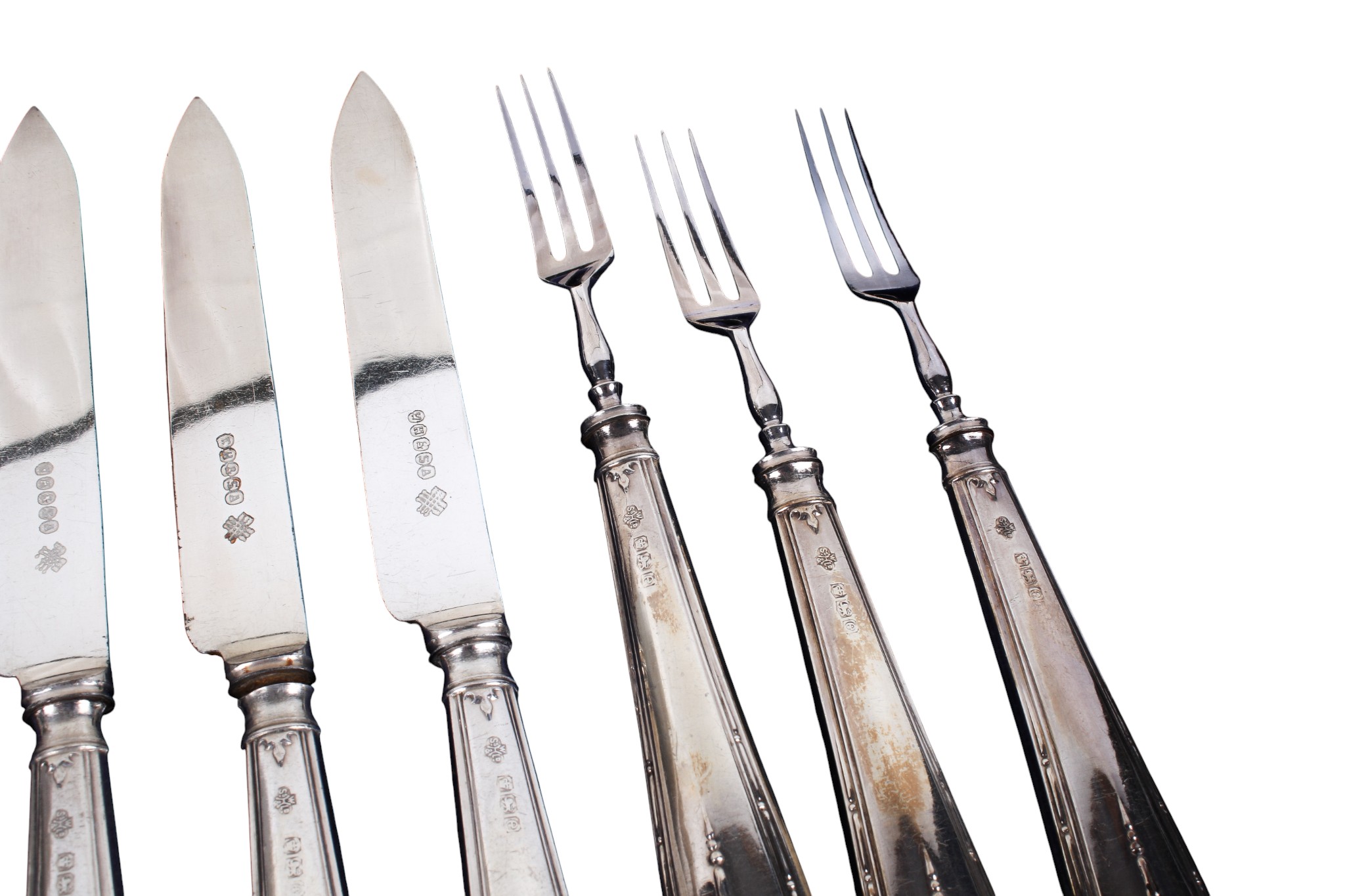 An Art Deco set of silver handled fruit cutlery. - Image 3 of 4