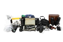 A Pratika MTL3 SLR camera with two lenses, KESTREL MC automatic No 310320 1:35 F 200mm,