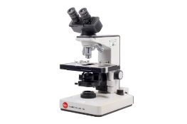 A Leitz Laborlux 12 binocular microscope. Serial number 512661.