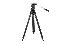 A Sachtler Munchen Tripod and Video 14 II head. Serial number 146442. With pressure plate.
