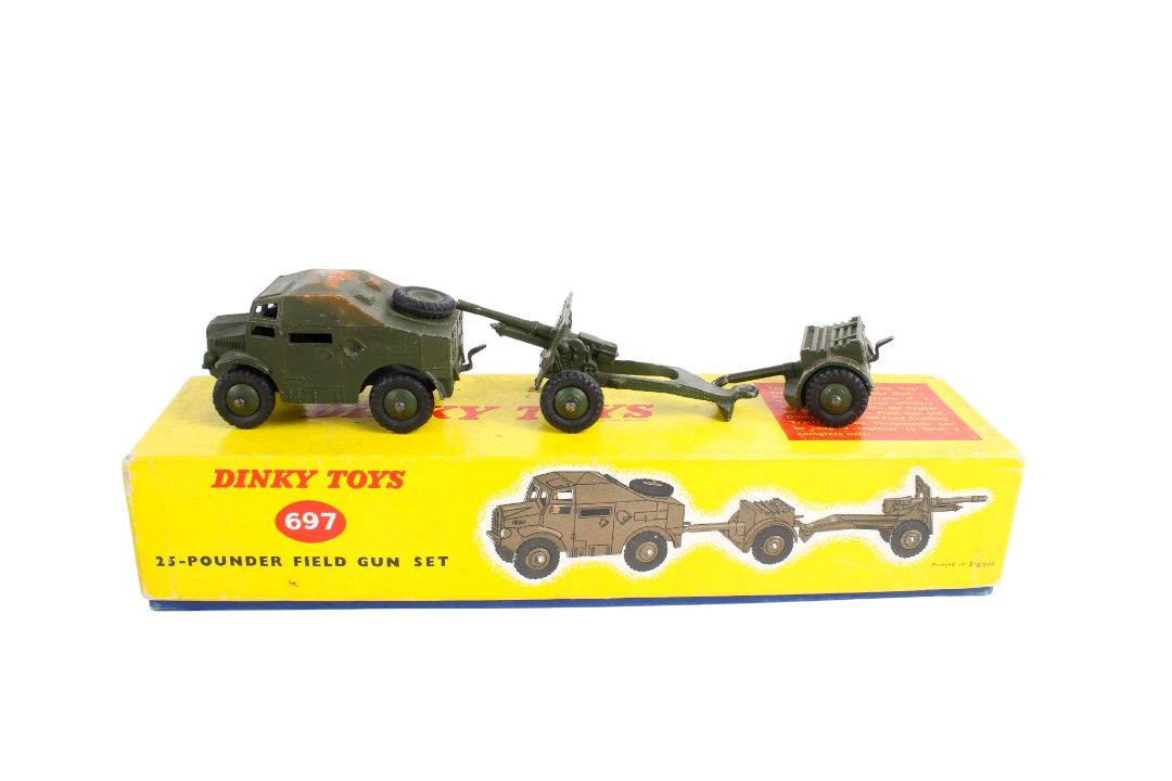 Five Dinky diecast military vehicles. Comprising a No.697 25-Pounder Field Gun Set, No. - Image 3 of 5