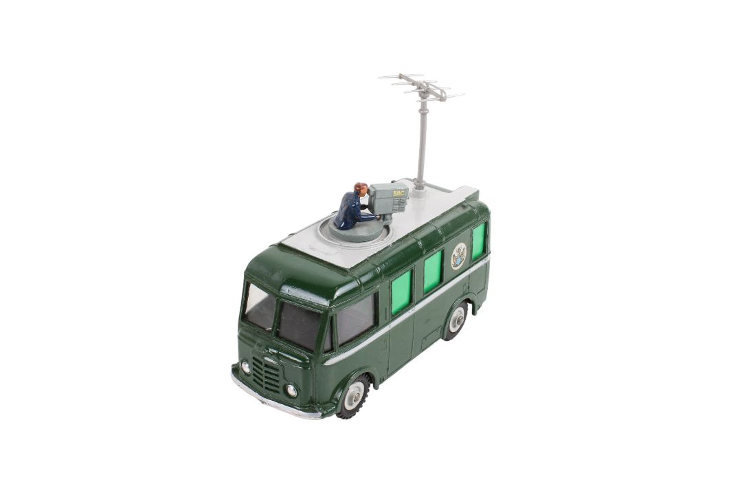 Three Dinky Supertoys diecast vehicles. Comprising a No. - Image 3 of 3