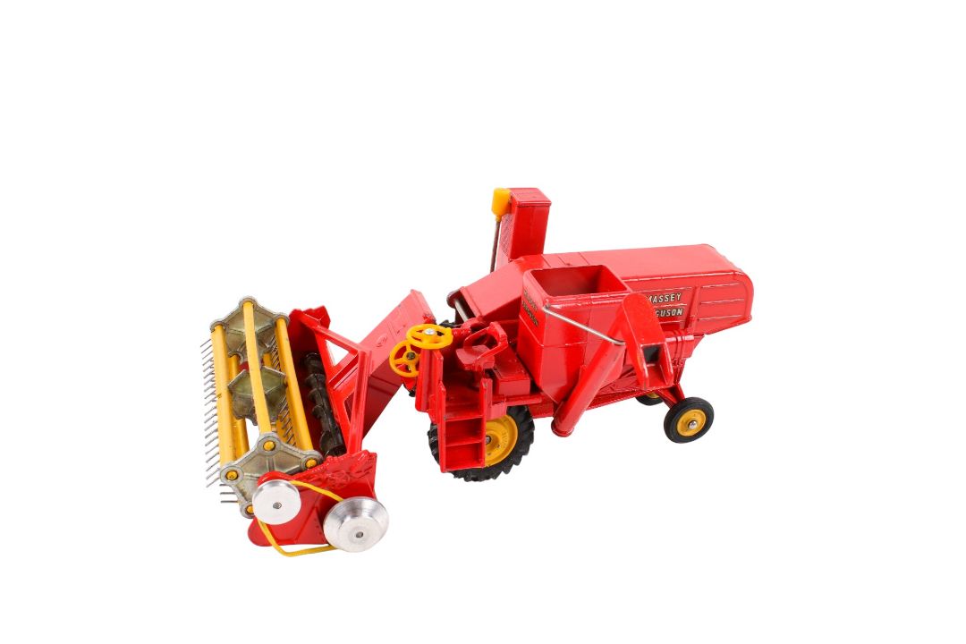 A Corgi Toys Major No.1111 Massey Ferguson '780' Combine Harvester. - Image 2 of 6