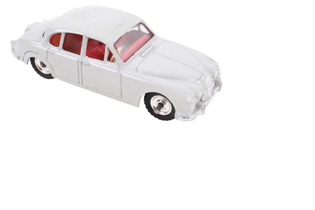 Three Dinky diecast cars. Comprising a No. - Image 4 of 4