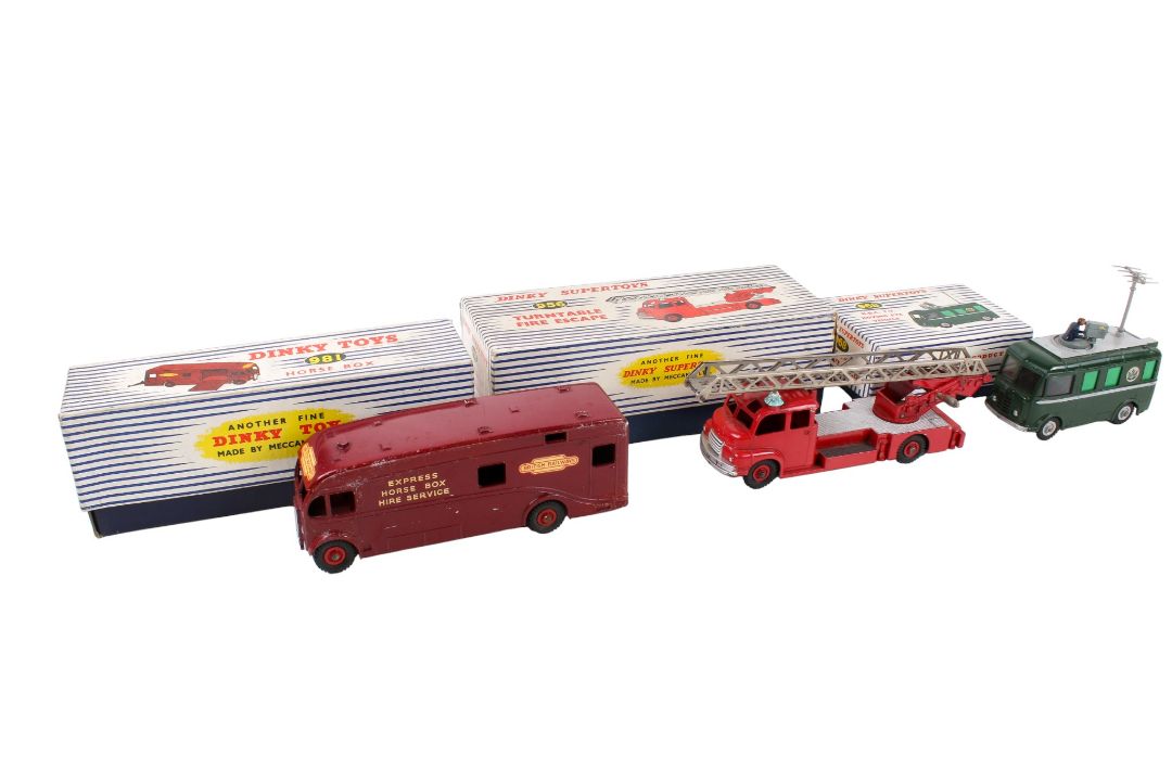 Three Dinky Supertoys diecast vehicles. Comprising a No. - Image 1 of 3