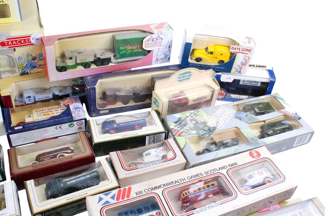 A collection of Lledo diecast vehicles. - Image 4 of 5