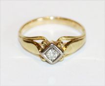 18 k Gelbgold geprüfter Ring mit in Weißgold gefaßten Diamant, 2,2 gr., Gr. 54