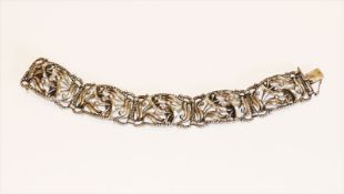 Silber Armband mit floralem Reliefdekor, 33,4 gr., L 18,5 cm