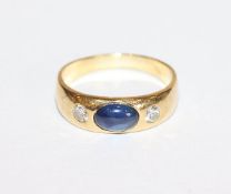 18 k Gelbgold Bandring mit Safir-Cabonchon und 2 Diamanten, 4,6 gr., Gr. 53