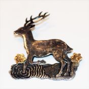 Silber/Gold Brosche in Form eines Hirschens, fein graviert, 8,6 gr., 5,5 cm x 5 cm
