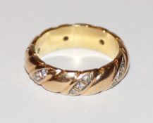 8 k Gelbgold Ring mit in Weißgold gefaßten Diamanten, 5 gr., Gr. 52