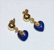 Paar 18 k Gelbgold Ohrstecker mit Lapislazuli-Herzen, 4,4 gr., L 2,5 cm