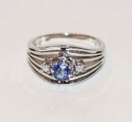 14 k Weißgold Ring mit blauem Turmalin ? und 2 Diamanten, 5,47 gr., Gr. 51