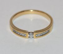 9 k Gelbgold Ring mit Diamanten, 3,1 gr., Gr. 60