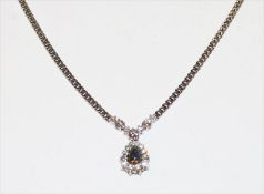 14 k Weißgold Collierkette mit Opal in Tropfenform und 19 Diamanten, L 46 cm, 15,8 gr.