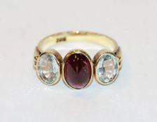 14 k Gelbgold Ring mit Amethyst und Blautopasen, 4,65 gr., Gr. 58