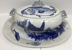 A Victorian Worcester blue and white tra