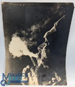 Che Guevara – Legendary Cuban Revolutionary Photograph: an evocative black and white, signed to