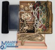 Collection of Vintage Costume Jewellery: necklaces, glass beads, pearl necklaces plated, and a