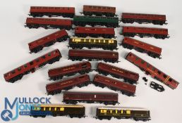 Tri-ang Railways Coaches To consist Royal Mail x7, Pullman coaches x3, southern railway, LMS