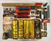 Tri-ang Railways Accessories R351 Co-Co Class EM2 Electric Locomotive, R418 Catenary Extension,