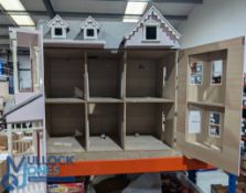 Quality Made Dolls House Having 6 rooms with Lights, Bay Window, Veranda, front bedroom balcony,