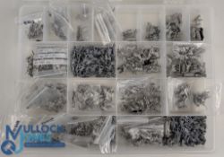 Miniature Metal Medieval Wargaming Figures 20mm Soldiers and Horsemen large quantity in plastic