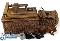 Wicker picnic basket 21