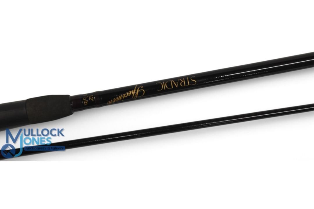 Shimano Stradic Specimen carbon rod, 12ft 2pc 1 1/2lb composite grips, graphite uplocking reel seat, - Image 3 of 3