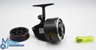 Abu 501 closed face reel, fine condition, working line release button, handle drag, retains most