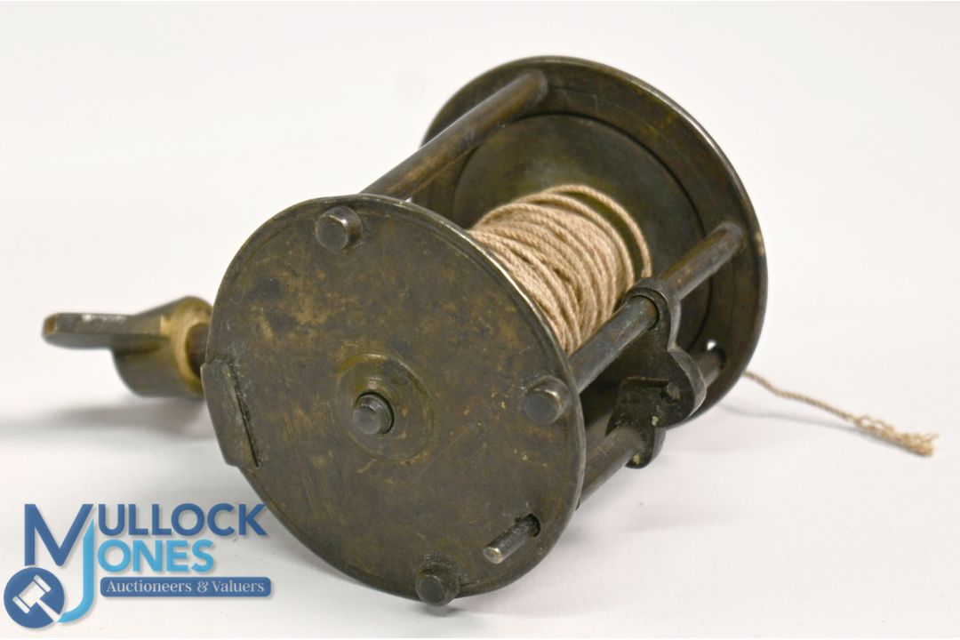 Early 19th century brass spike winch fly reel with sliding pillar stop, 1 ¾" dia spool, 1 ¾" - Image 3 of 4