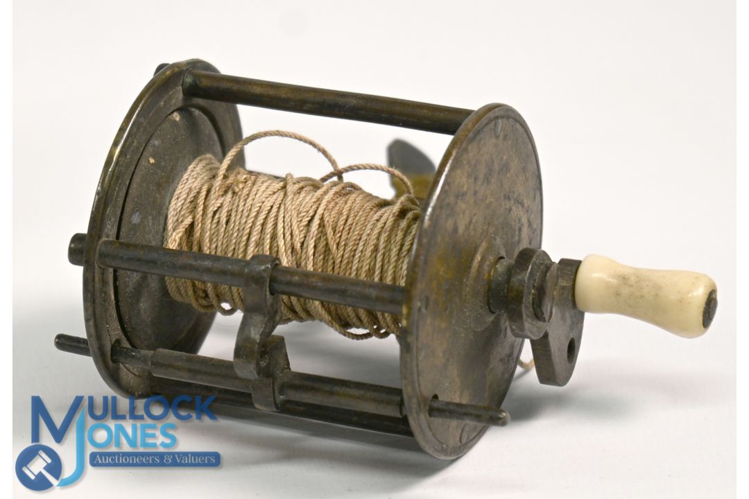 Early 19th century brass spike winch fly reel with sliding pillar stop, 1 ¾" dia spool, 1 ¾" - Image 4 of 4