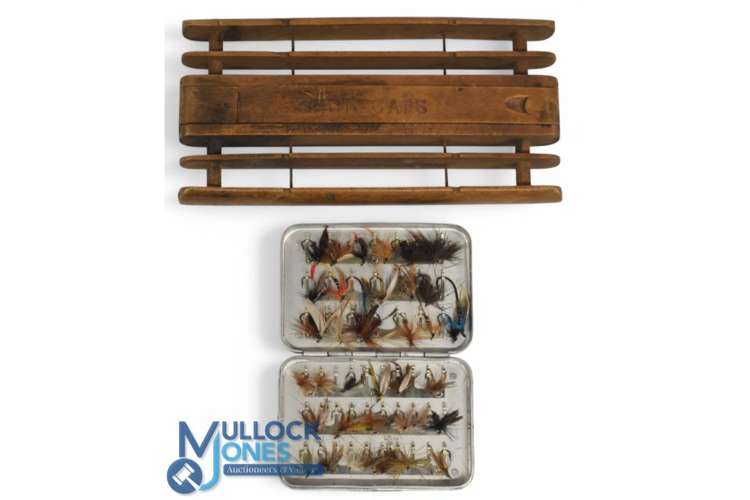 Richard Wheatley Slim Alloy Top Pocket Fly Tin - 3 ½" x 2 ½", 30 small, 21 medium clips with