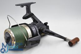 Daiwa 6000T Tournament S, long cast reel, made in Japan, folding handle, twist buster bail arm,