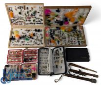 2x large wooden single tier fly reservoirs, containing good assortment of trout flies, lures,