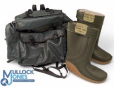 Skee Tex original fishing boots, with fleece lining size 9 1/2 UK plus a Wychwood multi pocket nylon