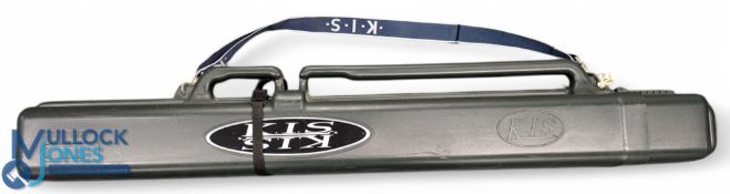 Kis Travel Rod Tude, adjustable green plastic rod carrier, with original shoulder strap. G