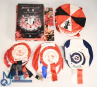 Collection of mainly Manchester Utd memorabilia to include United on CD issues 1, 2, 3, 4, 5 plus
