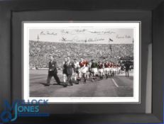 1958 Manchester United signed b&w photograph, signed by 6 players - Stan Crowther