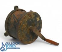 Scarcer Cast-iron The Lightning Tennis Ball Cleaner - wall mountable with wooden handle -