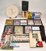 Cricket & Sporting related selection: to consist of autograph displays for Phil Tufnell, James