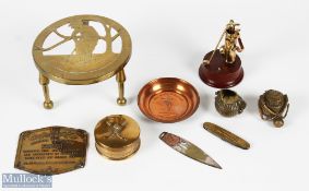 Brass and Copper Golf Collectables: to include 2x golf ball cleaning brush and lidded pot, a brass