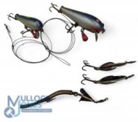 5x Period Hardy Bros fishing lures to include 2x wooden Jock Scott lures with red belly weights